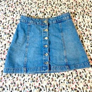 H&M denim mini skirt size US 4, Waist measures 24